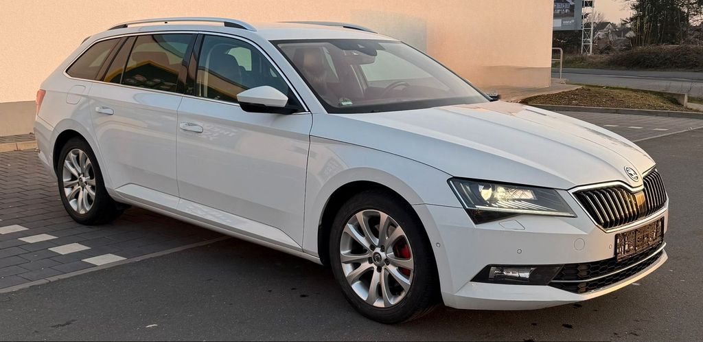 Skoda Superb 256.747 km 8.900 &euro; Großostheim 63762