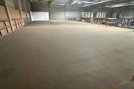Große Lagerhalle zu vermieten (ca. 1.000 m²)