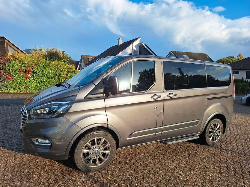 Ford Tourneo Custom 85.000 km 32.900 € Rösrath 51503