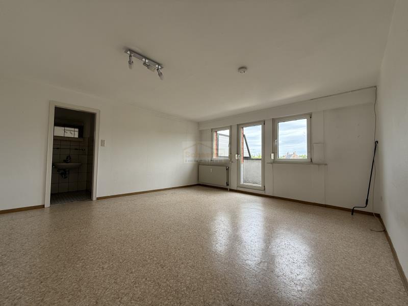 Helle 4 Zi- Wohnung im 2. OG mit 2 Balkonen in zentraler Lage in Welver zu vermieten