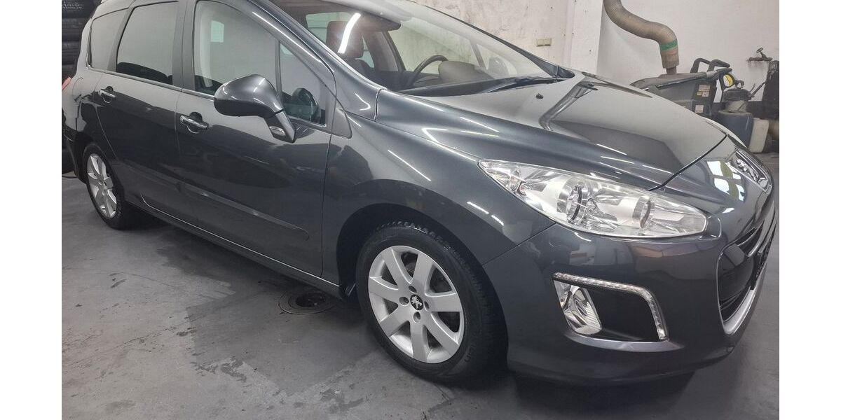 Peugeot 308 129.545 km 6.890 &euro; Cottbus 03042