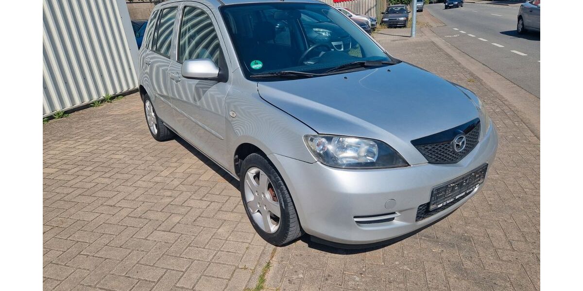 Mazda 2 174.000 km 2.499 &euro; Melle 49324