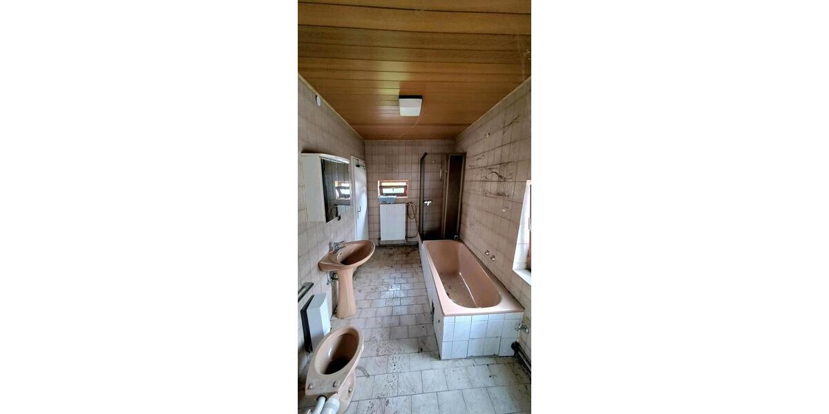 Mehrfamilienhaus, Wohnhaus Wurster Nordseeküste - 8 Zimmer, 180 m&sup2;, 120.000&euro; | Angebot:26222004