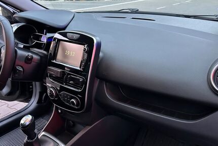 Renault Clio 93.000 km 7.700 € Berlin 12043