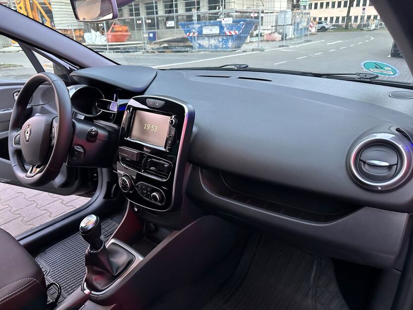 Renault Clio 93.000 km 7.700 € Berlin 12043