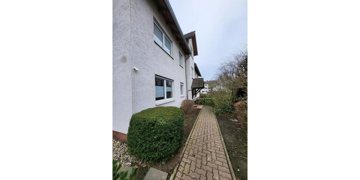 Sofort bezugsfrei: Moderne 3-ZKB-Wohnung mit Terrasse & Stellpl. 3 zimmer