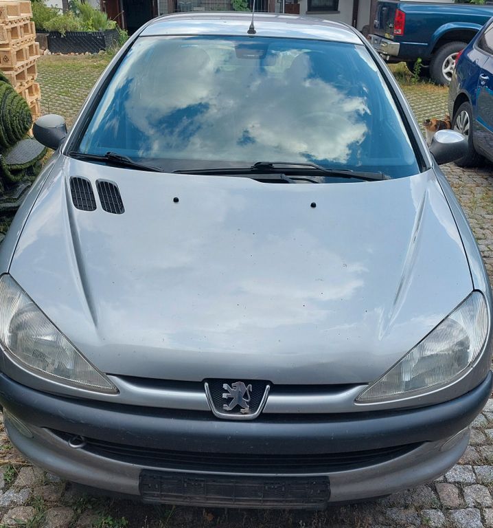 Peugeot 206 151.000 km 900 € Neukirch 01936