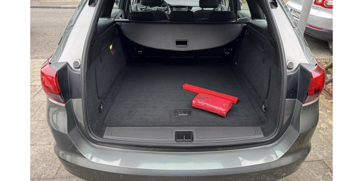 Opel Astra Klima Navi Temp CarPl AHK ServNeu GARANTIE 100.000 km 10.500 &euro; Erftstadt 50374
