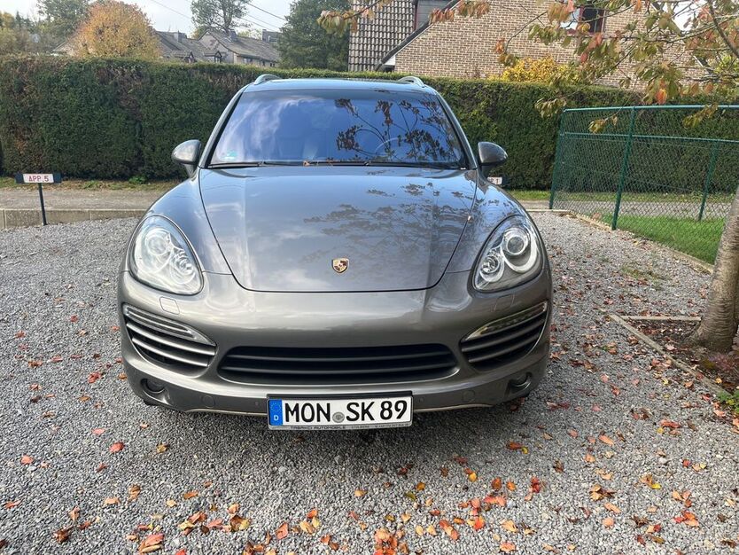 Porsche Cayenne 320.000 km 15.500 € Eschweiler 52249