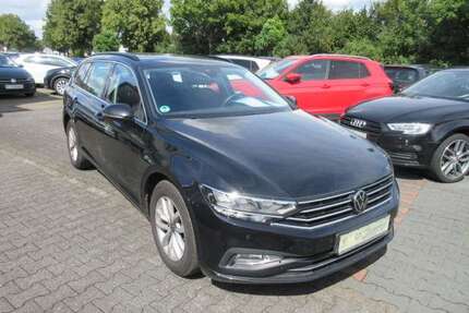VW Passat Variant Business 2.0 TDI DSG NAVI AHK LED K