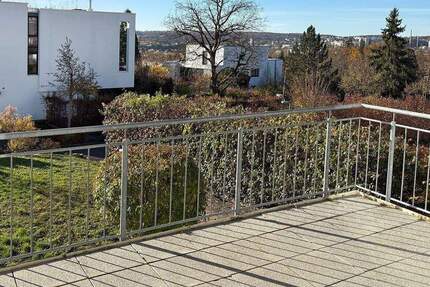 Auf der Waldburg: Lichtdurchflutete DHH mit Einliegerwohnung 6 zimmer