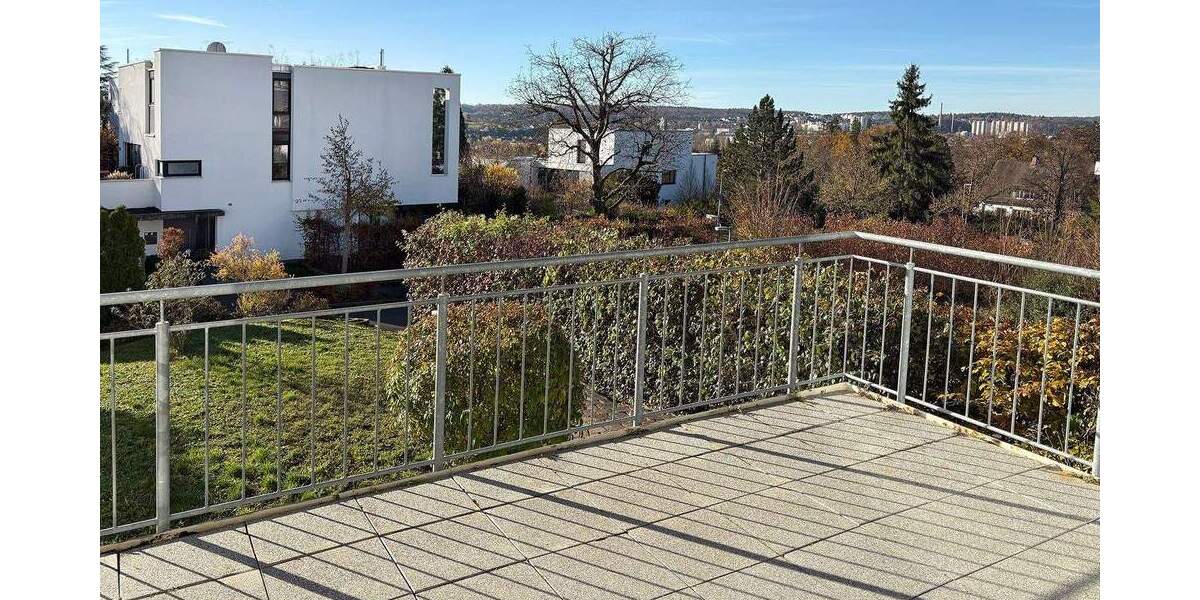 Auf der Waldburg: Lichtdurchflutete DHH mit Einliegerwohnung 6 zimmer