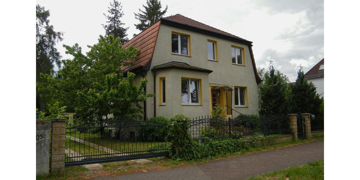 Mehrgenerationenhaus mit Garten, Pool und Garage - Privat und VB zimmer