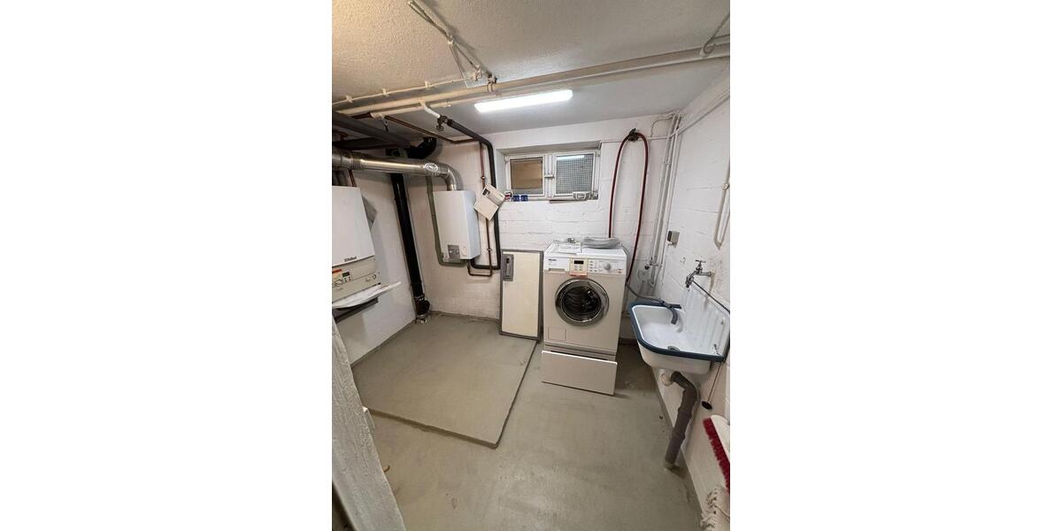 Reihenhaus Wuppertal Gemarkung Elberfeld - 7 Zimmer, 235 m&sup2;, 2.300&euro; | Angebot:24755207