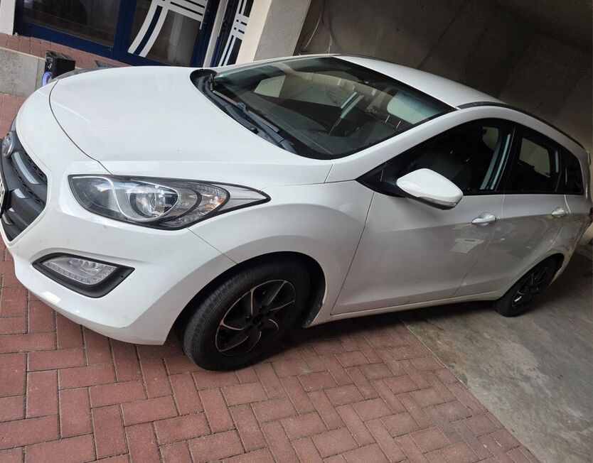 i30