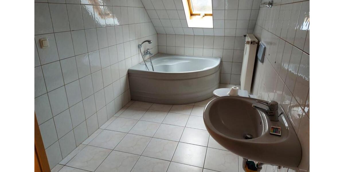 Dachgeschoßwohnung Gräfenthal - 2 Zimmer, 65 m&sup2;, 430&euro; | Angebot:25083842