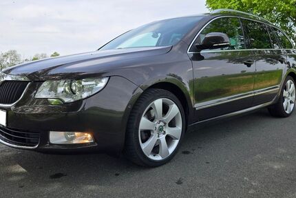 Skoda Superb 249.126 km 7.525 &euro; Dresden 01705