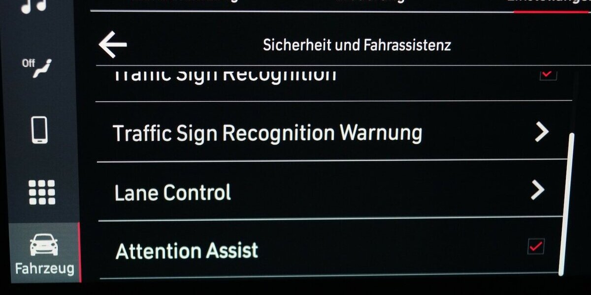 Fiat 500e Action Carplay Android Sitzheizung 38.100 km 12.580 &euro; Lich 35423