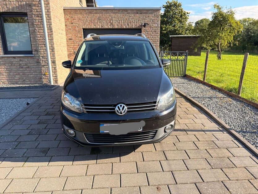 VW Touran 176.000 km 11.599 € Waldfeucht 52525