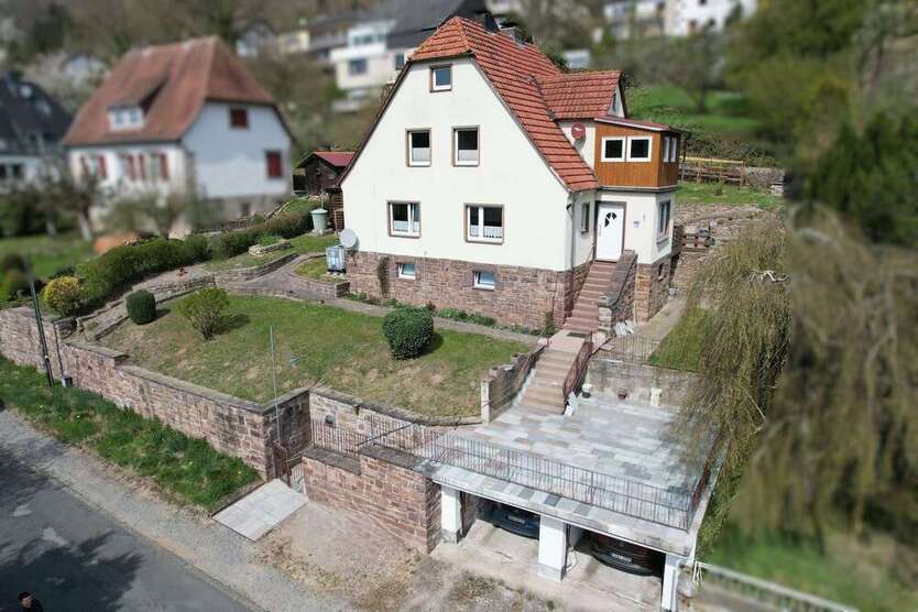 Haus zum Kaufen in Bad Karlshafen 199.000 € 150 m²