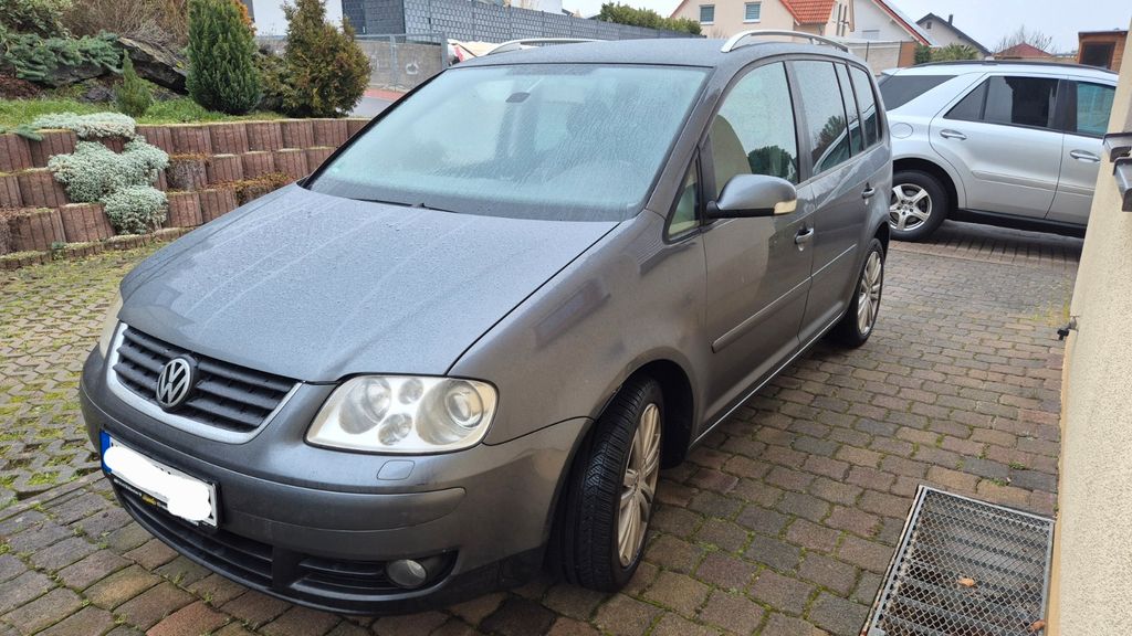 VW Touran 282.000 km 3.200 &euro; Eisenberg 67304