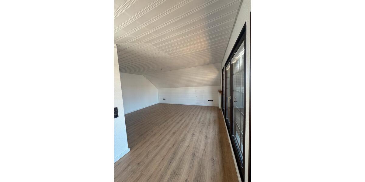 Dachgeschoßwohnung Niedernberg - 3 Zimmer, 64 m&sup2;, 750&euro; | Angebot:26351870