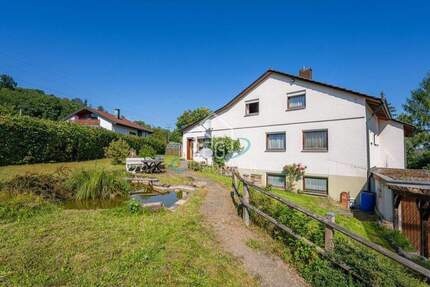 Doppelhaushälfte mit großem Garten in ruhiger Wohnlage 4 zimmer