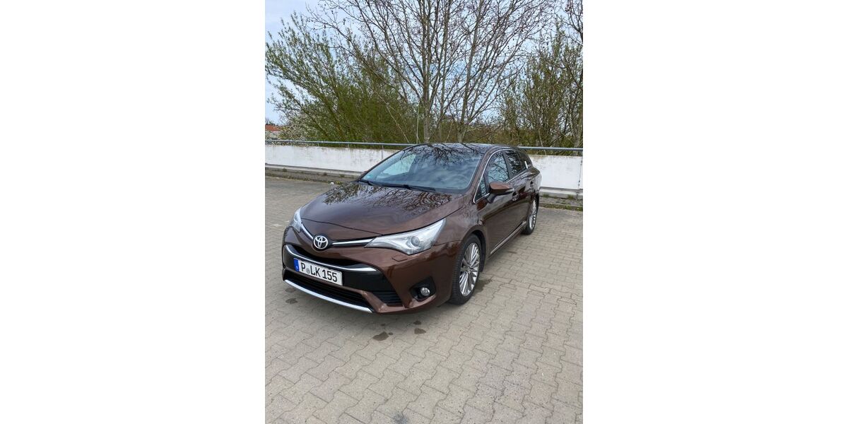 Toyota Avensis 148.000 km 14.199 &euro; Potsdam 14482