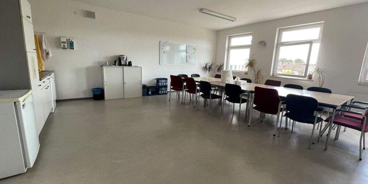 Moderner Gewerbepark mit über 11.000 m² Büro-, Lager- und Produktionsfläche zimmer