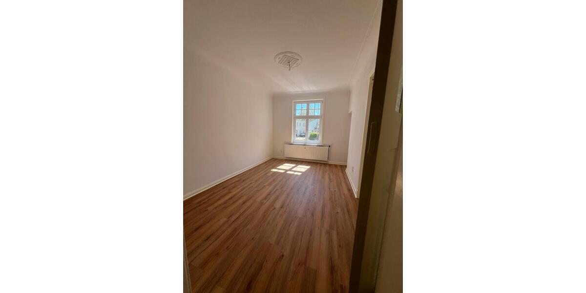 Erdgeschoßwohnung Güstrow - 4 Zimmer, 112 m&sup2;, 1.000&euro; | Angebot:26406513