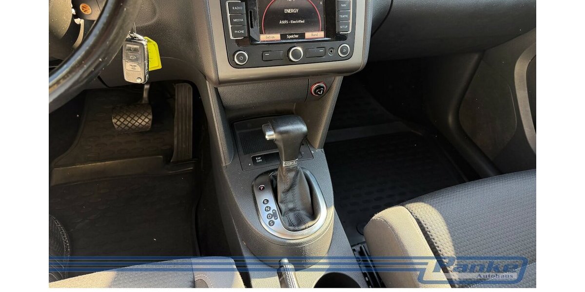 VW Touran Freestyle 1.4 DSG*SHZ*AHK*PDC*AUX* 193.614 km 4.990 &euro; Berlin 13187