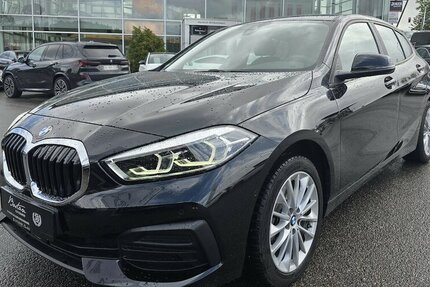 BMW 118i ADVANTAGE/VIRTUAL/NAVI//SITZHEIZUNG/1.HAND 28.344 km 24.900 &euro; Villingen-Schwenningen 78054