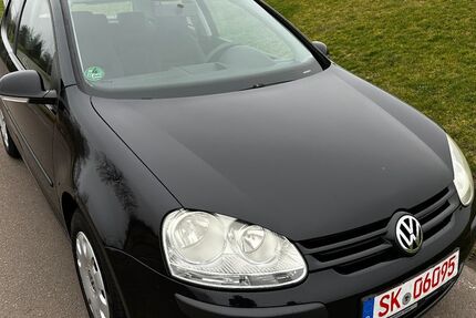VW Golf 223.000 km 899 &euro; HALLE 06116