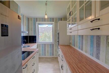 Wohnung mit Balkon, Kamin modernem Bad & Küche 2 zimmer