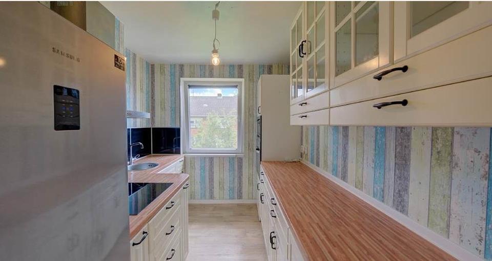 Wohnung mit Balkon, Kamin modernem Bad & Küche 2 zimmer