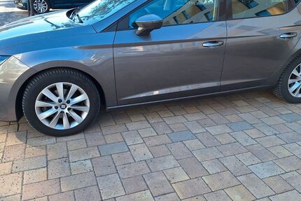 Seat Leon 85.300 km 14.150 &euro; Schönefeld 12529