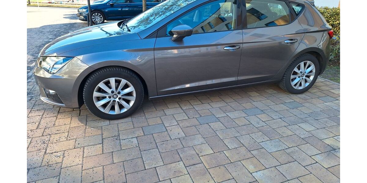 Seat Leon 85.300 km 14.150 &euro; Schönefeld 12529