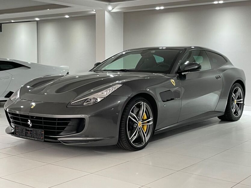 Ferrari GTC4Lusso 27.000 km 218.900 € Hennef 53773