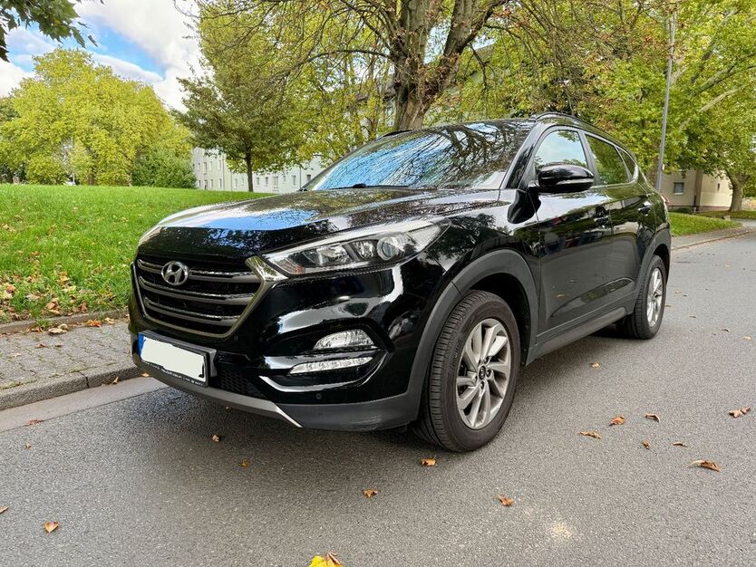 Hyundai TUCSON 166.000 km 12.500 € Frankfurt 60431