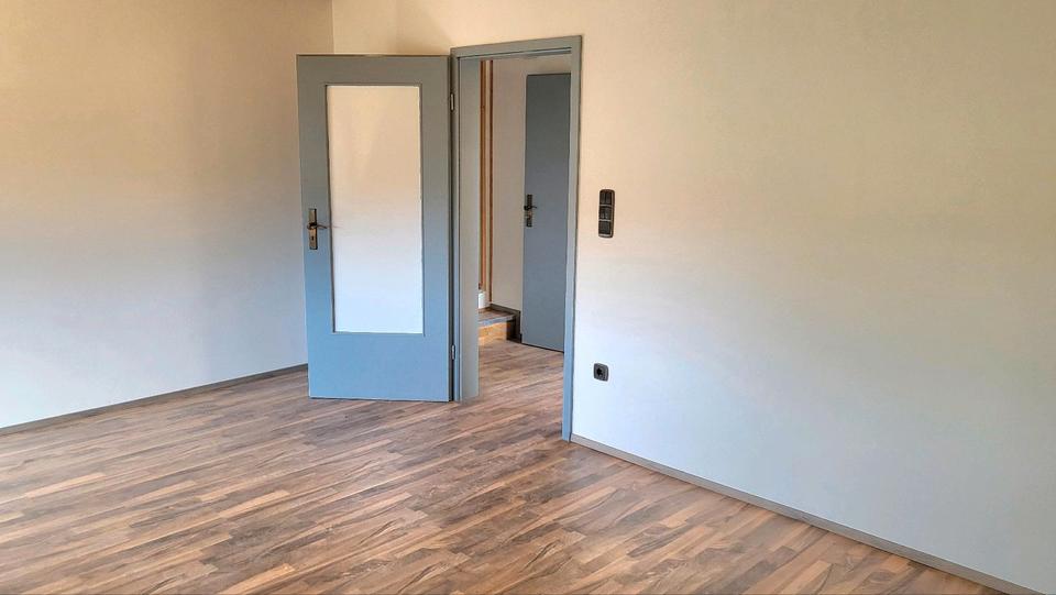 Einfamilienhaus Hillerse - 8 Zimmer, 222 m&sup2;, 1.400&euro; | Angebot:26417054