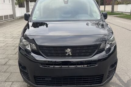 Peugeot Partner 98.000 km 15.999 &euro; München 81677