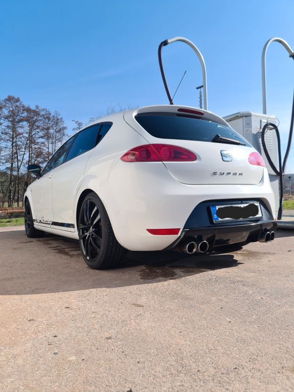Seat Leon 124.376 km 8.500 € Hohenroda 36284