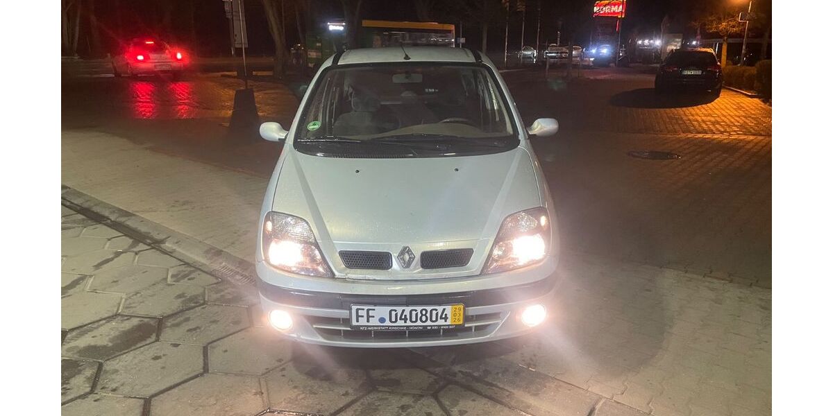 Renault Scenic 220.000 km 900 &euro; Pankow 13156