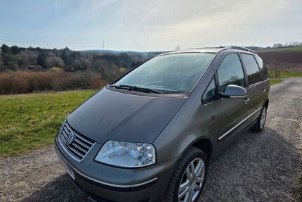 VW Sharan 229.000 km 2.899 &euro; Thomm 54317