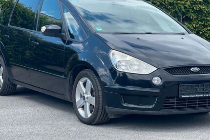 Ford S-Max 199.000 km 4.999 &euro; Wuppertal 42389