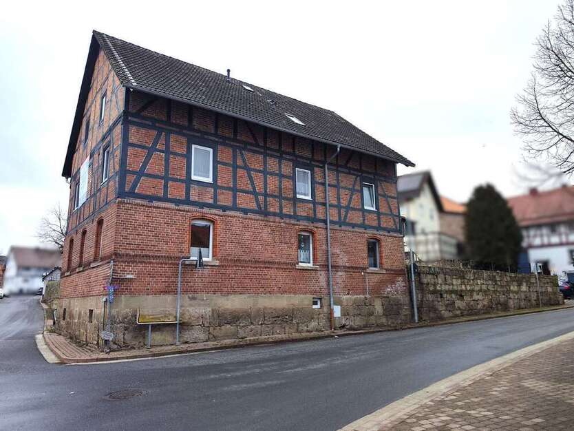 Haus zum Kaufen in Cornberg Königswald 300.000 € 290 m²