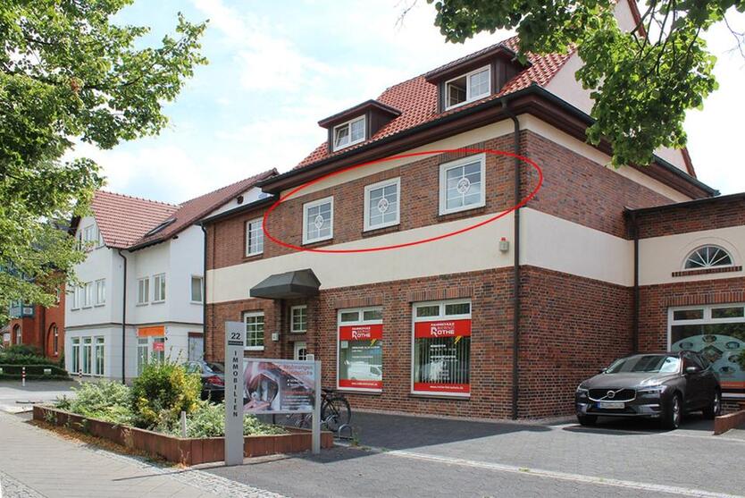 Büro Praxisräume in zentraler Lage, mit Pkw-Stellplatz zu vermieten