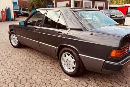 Mercedes-Benz 190 226.666 km 2.999 &euro; Hamburg 20539