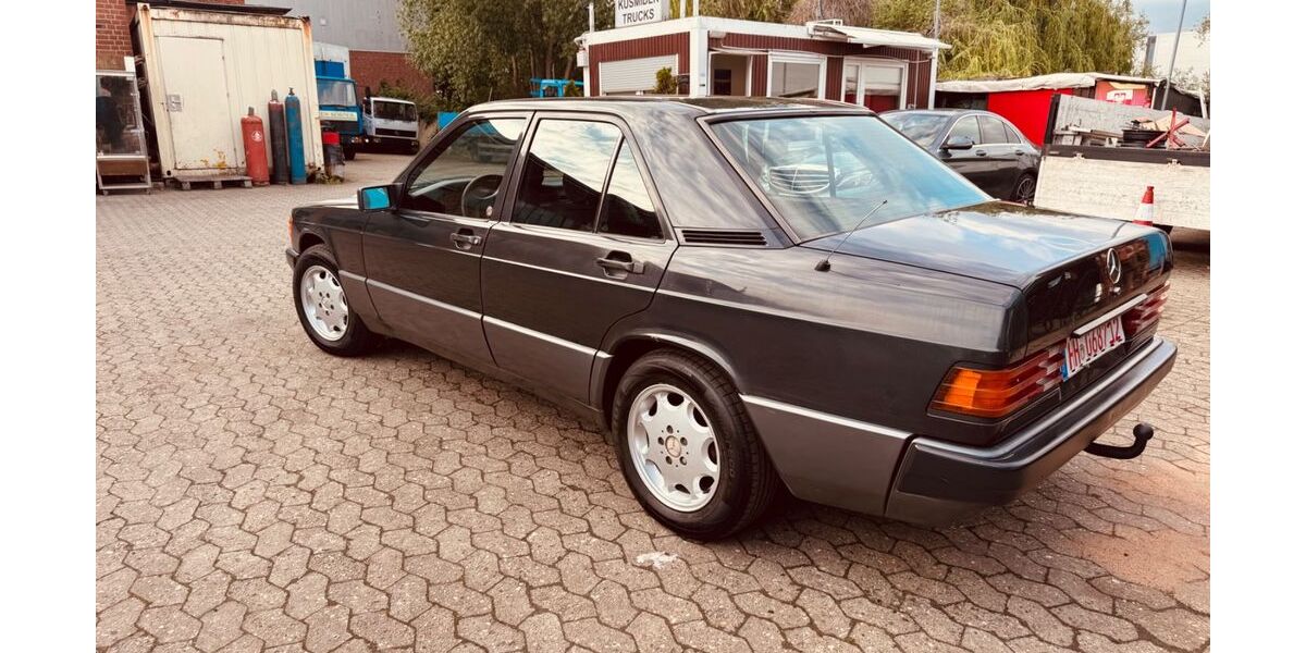 Mercedes-Benz 190 226.666 km 2.999 &euro; Hamburg 20539