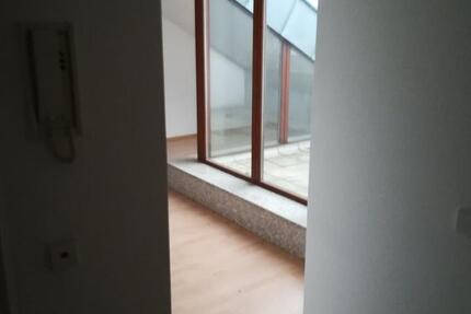 2,5-Zimmer-Wohnung mit EBK, Blk., Garten in Sachsenhausen